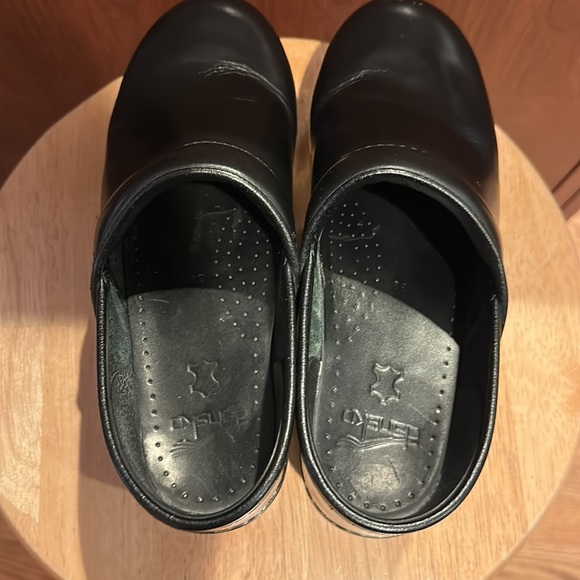 Dansko black clogs size 38 (women’s size 8) - Picture 2 of 10